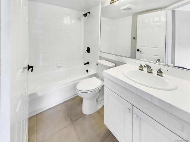6125 Flagstone Row, La Jolla CA: https://media.crmls.org/mediaz/a08f1640-737f-4203-a6b5-df73ad909d3c.jpg