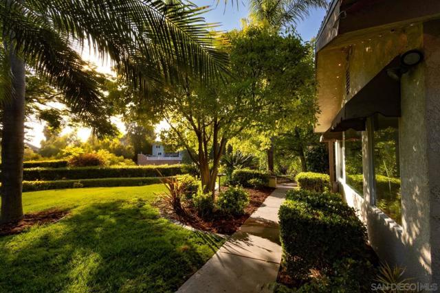5553 Scenic View Dr, Yorba Linda CA: https://media.crmls.org/mediaz/a090421e-dedd-4601-8c81-a9d060eacadb.jpg