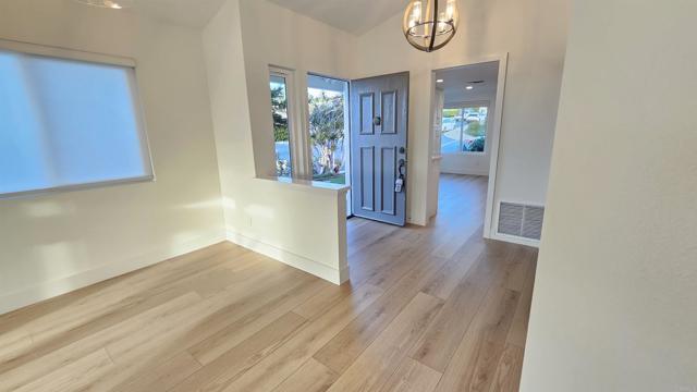 Detail Gallery Image 6 of 18 For 6853 Shearwaters Dr, Carlsbad,  CA 92011 - 3 Beds | 2 Baths