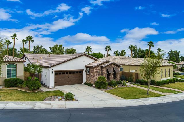 81810 La Paz Court, La Quinta CA: https://media.crmls.org/mediaz/a090901a-cfbf-4161-8b54-e54bb9111996.jpg