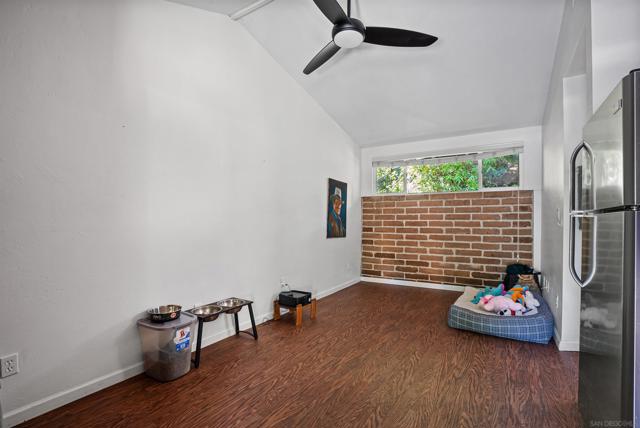 4201 Avenida Gregory, Spring Valley CA: https://media.crmls.org/mediaz/a091320b-1d80-4e0a-bd25-19922f94fe06.jpg