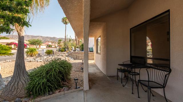 8796 Clubhouse Boulevard, Desert Hot Springs CA: https://media.crmls.org/mediaz/a09166b0-0c00-49ee-b86a-91745086940f.jpg