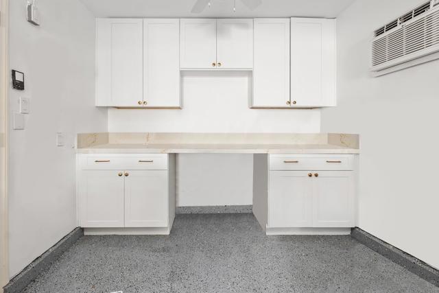 800 3rd St, Coronado CA: https://media.crmls.org/mediaz/a0917e1e-ed2f-4880-ba42-b21383361c32.jpg