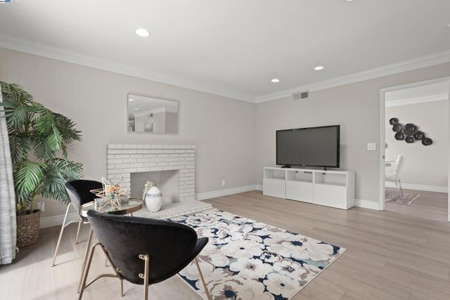 501 Amherst Ct, San Ramon CA: https://media.crmls.org/mediaz/a091e136-2fe3-462d-b902-758fb888d77f.jpg