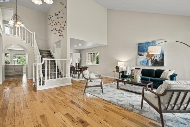 6408 Boone Dr, Castro Valley CA: https://media.crmls.org/mediaz/a0928007-5f4d-4c28-a975-e0e79ad3b9f5.jpg