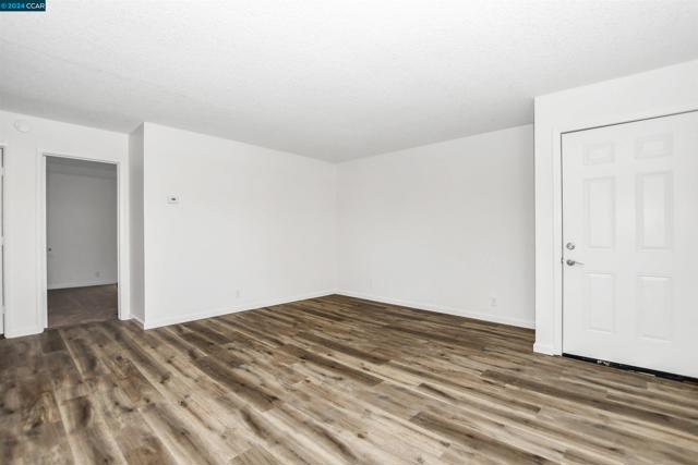 Image 19 of 37 For 2236 Hillsborough Ct