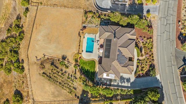 4116 Ashford Circle, Hollister CA: https://media.crmls.org/mediaz/a09323ca-eb35-4b4d-b474-e19d00fef8f3.jpg