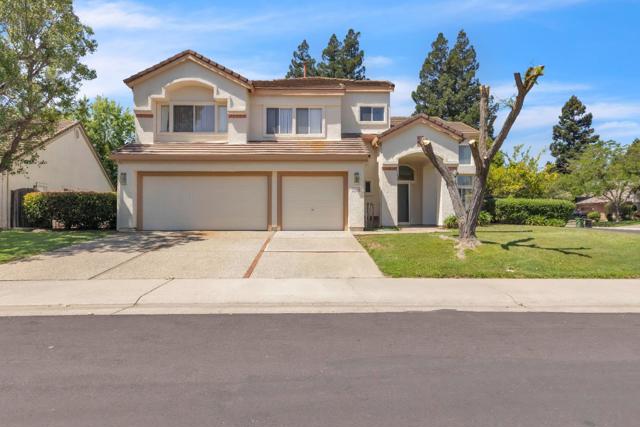 9440 Medstead Way, Elk Grove CA: https://media.crmls.org/mediaz/a09429ef-e8bd-47cf-bf17-a624f08c824b.jpg