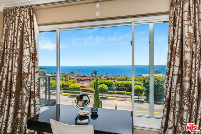 2223 Mcrae Drive, San Pedro CA: https://media.crmls.org/mediaz/a0943275-c68d-4f42-acd3-b4f51083880a.jpg
