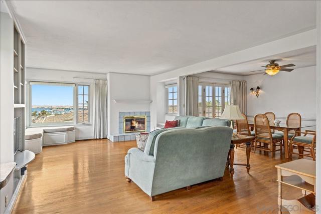 3335 Fenelon St, San Diego CA: https://media.crmls.org/mediaz/a094ea79-6f79-42bd-b277-d29f48c3b94a.jpg