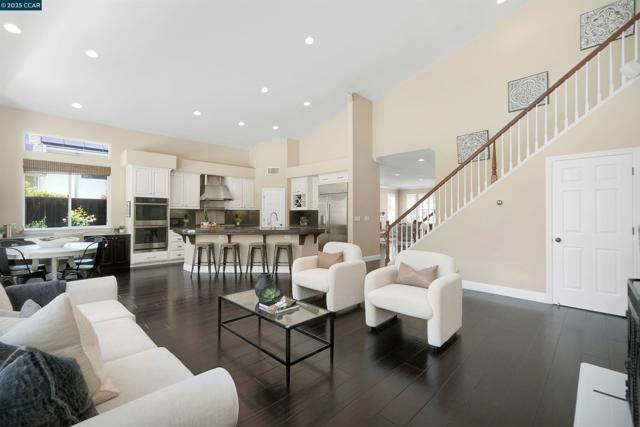 139 Shelterwood Ln, Danville CA: https://media.crmls.org/mediaz/a09552f3-6e4c-4b73-8f7f-cd1955989df8.jpg