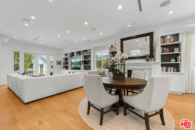4943 Stern Avenue, Sherman Oaks CA: https://media.crmls.org/mediaz/a0957039-1e21-4c68-b7c8-390d23aba805.jpg