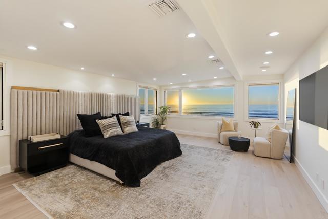 Detail Gallery Image 7 of 12 For 2016 Ocean Front, Del Mar,  CA 92014 - 4 Beds | 4 Baths