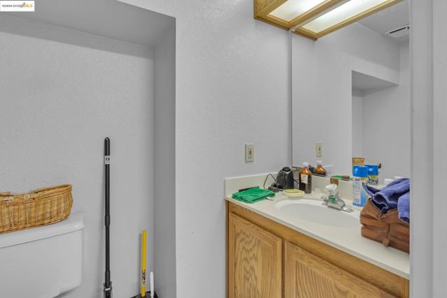 363 Limerick Way, Vacaville CA: https://media.crmls.org/mediaz/a09607a1-f3de-403a-a51d-744f75575472.jpg