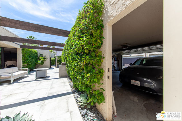 431 N Calle Rolph, Palm Springs CA: https://media.crmls.org/mediaz/a096aaa5-432b-4e54-855d-e42bfff9e7f6.jpg