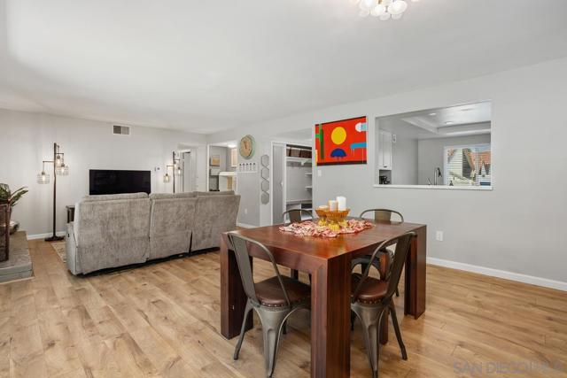 12007 Caminito Campana, San Diego CA: https://media.crmls.org/mediaz/a096bc7b-c644-43b9-81e3-5f24913ff267.jpg