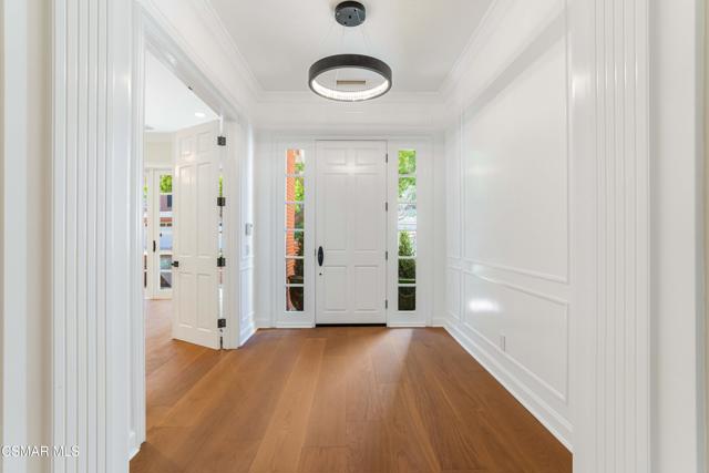 2306 Heatherbank Court, Thousand Oaks CA: https://media.crmls.org/mediaz/a0970a4a-87d6-47fa-ae77-b5c6cb53fff2.jpg