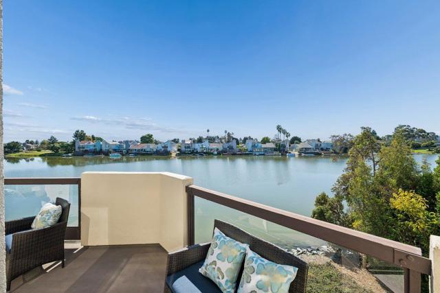 234 Shorebird Circle, Redwood City CA: https://media.crmls.org/mediaz/a0975cc2-dfe5-4bfb-99ec-4bb389d87f20.jpg