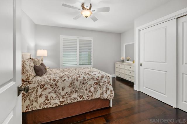 12516 Rougemont Pl, San Diego CA: https://media.crmls.org/mediaz/a098745b-83f0-42cc-8c81-f38922f32b2a.jpg