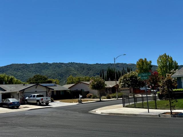 7604 Los Padres Court, Gilroy CA: https://media.crmls.org/mediaz/a0988bc9-d4ef-4a0e-99c9-6f02b2e33856.jpg