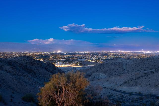 28 Grande View Court, Rancho Mirage CA: https://media.crmls.org/mediaz/a0994d66-0dfc-4b06-9206-1b4cd7cd136c.jpg