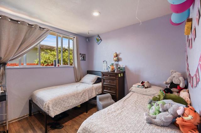 2547 Hazelwood Way, East Palo Alto CA: https://media.crmls.org/mediaz/a099831d-c853-410a-924f-9ccbde6efa3e.jpg