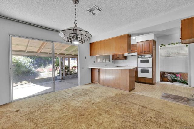 6800 Colorado Ave, La Mesa CA: https://media.crmls.org/mediaz/a0999c0a-545d-4cf2-b930-acb79fe124e3.jpg