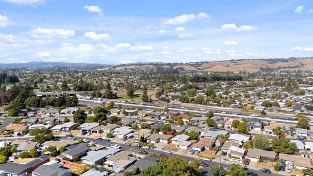 27650 La Porte Avenue, Hayward CA: https://media.crmls.org/mediaz/a099a7e6-8376-4363-8115-5b325f2a7d09.jpg