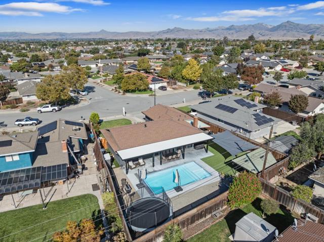 1231 Westward Drive, Hollister CA: https://media.crmls.org/mediaz/a099ee0d-4047-4a66-9c12-96d54c48c77f.jpg
