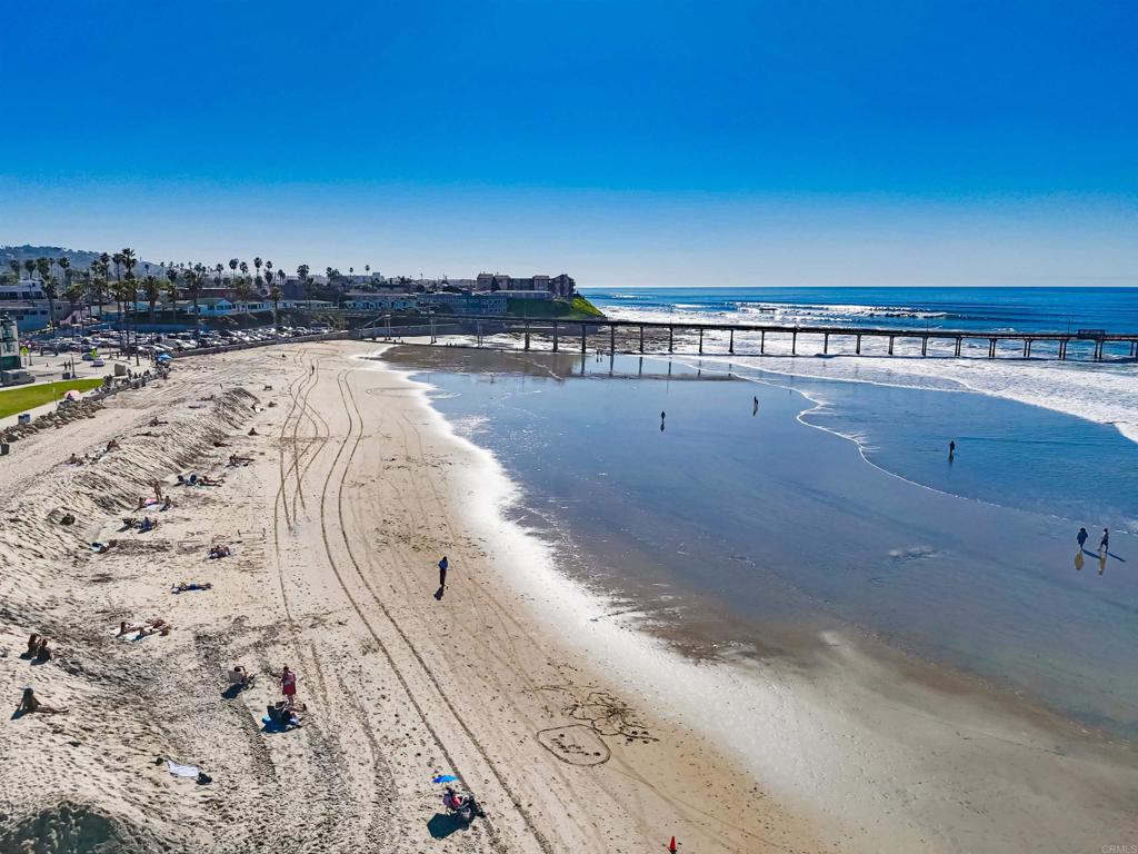 5027 Santa Monica Avenue - photo 2