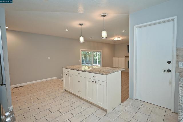 530 Hazel Street, Livermore CA: https://media.crmls.org/mediaz/a09a2dc2-1f0e-4d46-98a8-93bef5e89149.jpg