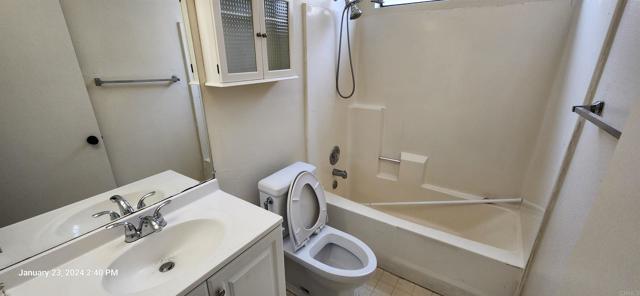 3040 CHARWOOD Court, Spring Valley CA: https://media.crmls.org/mediaz/a09aaec7-bc30-431b-846b-6eeb2416bb16.jpg
