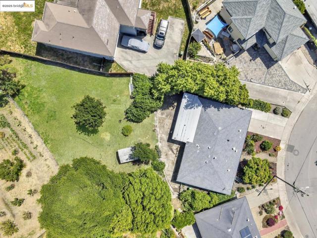 4369 Nelson DR, Richmond CA: https://media.crmls.org/mediaz/a09b65d9-c4b7-40a8-84b6-48263c2a042a.jpg