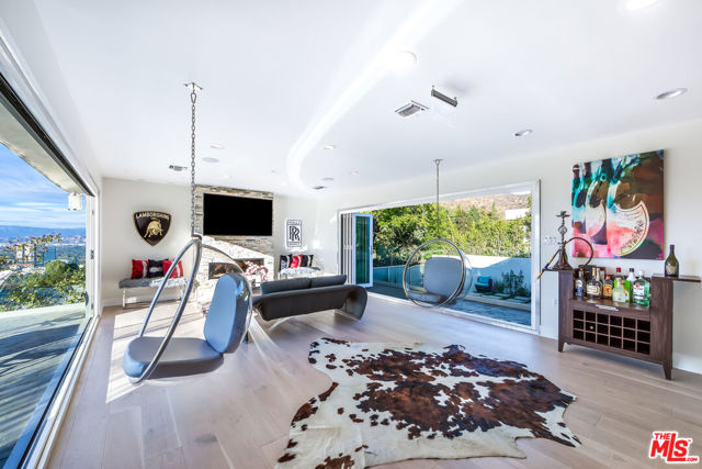 3490 Wonder View Place, Los Angeles CA: https://media.crmls.org/mediaz/a09b78cc-b8f5-4543-b874-a3f6250603e1.jpg