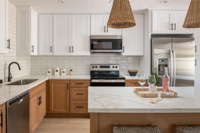 1829 Forestdale Dr, Encinitas CA: https://media.crmls.org/mediaz/a09b829f-d17e-46df-bac3-3778664268fc.jpg