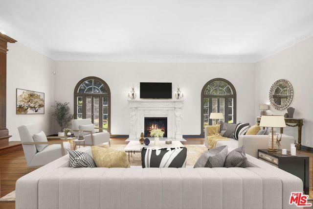 1004 N Beverly Drive, Beverly Hills CA: https://media.crmls.org/mediaz/a09b98a3-94f6-4159-99bf-a96a335bb352.jpg