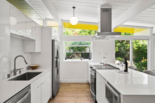 3310 Kenneth Drive, Palo Alto CA: https://media.crmls.org/mediaz/a09bb797-b47d-4439-8c6c-dd06a99d342e.jpg