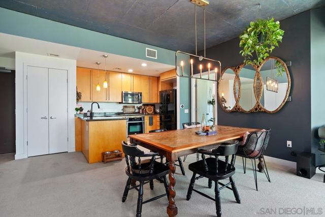 801 Ash st, San Diego CA: https://media.crmls.org/mediaz/a09bd2db-5456-40d1-b2b1-051b0ddd2ae7.jpg