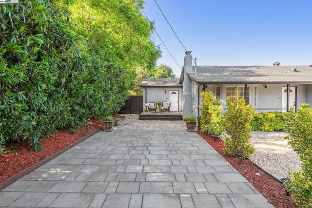 316 3Rd Ave S, Pleasant Hill CA: https://media.crmls.org/mediaz/a09c22e3-3bae-42e9-bb84-c952fab5debc.jpg