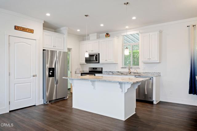 11100 Telegraph Road, Ventura CA: https://media.crmls.org/mediaz/a09c7c67-70f5-4fec-badc-7852457e1a49.jpg