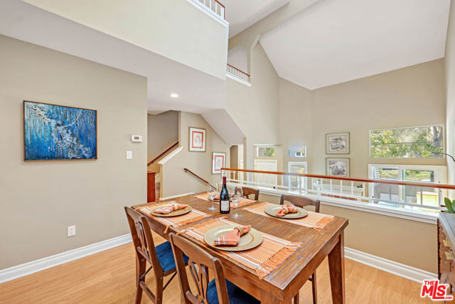 1018 Gilbert Lane photo 8