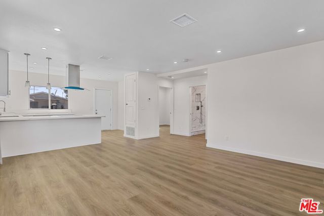 1622 W 66th Street, Los Angeles CA: https://media.crmls.org/mediaz/a09cd54f-448e-4421-8991-7866539221a8.jpg