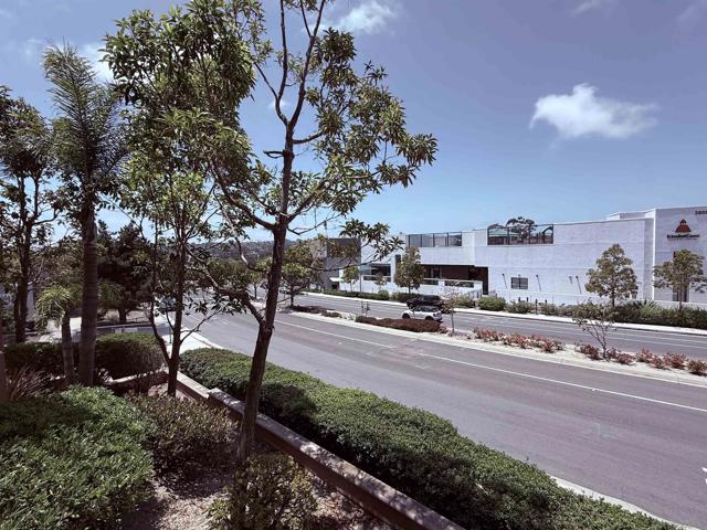 3857 Pell Pl, San Diego CA: https://media.crmls.org/mediaz/a09d484c-4832-4b33-aa23-5719fa3a07d3.jpg