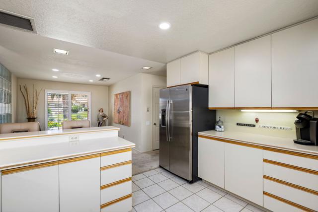 Image 17 of 47 For 78820 Runaway Bay Drive