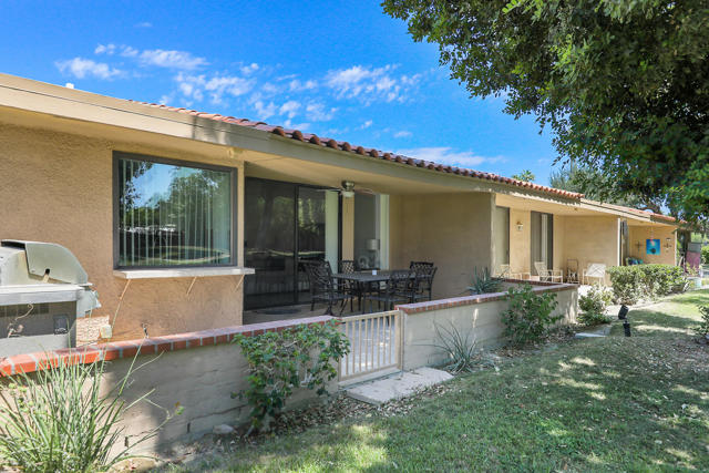 5 Majorca Drive, Rancho Mirage CA: https://media.crmls.org/mediaz/a09dcb66-f089-4b57-a8c6-323a27ce8ccf.jpg