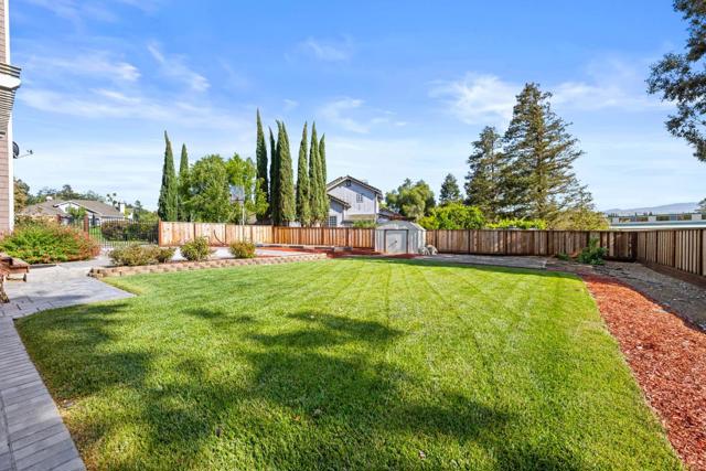 151 Tierra Del Sol, Hollister CA: https://media.crmls.org/mediaz/a09e00fa-b2cf-4355-ab15-48a28a97d800.jpg