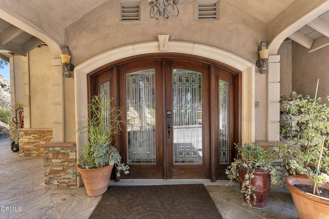 9999 Wornom Avenue, Sunland CA: https://media.crmls.org/mediaz/a09e79b5-974b-4106-ab52-bee992526e9e.jpg