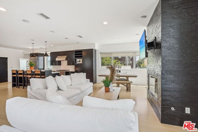 1712 Abbot Kinney Boulevard photo 3