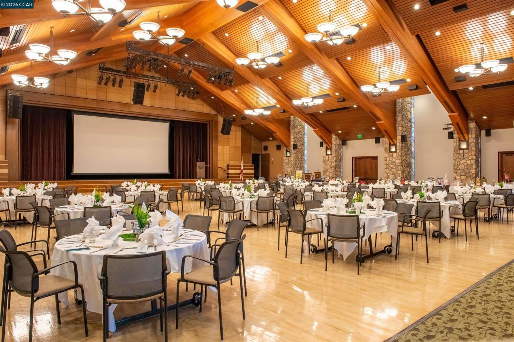 https://media.crmls.org/mediaz/a09ef446-8db5-45a7-ba1d-12f649927554.jpg?preset=X-Large