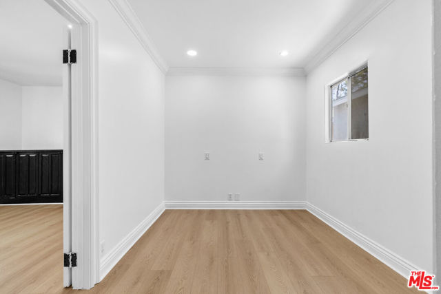 3915 1/2 S Budlong Avenue, Los Angeles CA: https://media.crmls.org/mediaz/a09f742f-6bf5-4418-831e-a91267c75715.jpg